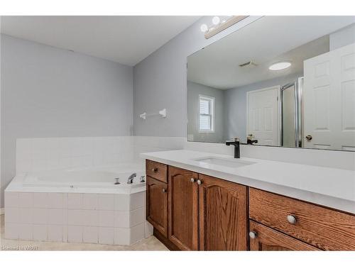 732 Angler Way, Waterloo, ON - Indoor Photo Showing Bathroom