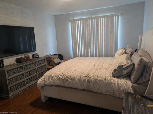 110 Iron Gate Street, Kitchener, ON - Indoor Photo Showing Bedroom