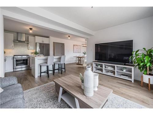 919 Hannah Avenue S, Listowel, ON - Indoor Photo Showing Living Room