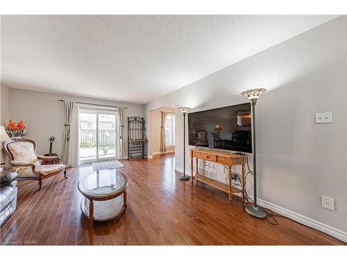 170 Benvenuto Crescent, Hamilton, ON - Indoor Photo Showing Living Room