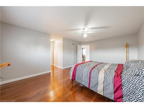 170 Benvenuto Crescent, Hamilton, ON - Indoor Photo Showing Bedroom