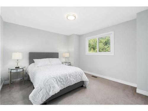 78 James Street, Barrie, ON - Indoor Photo Showing Bedroom