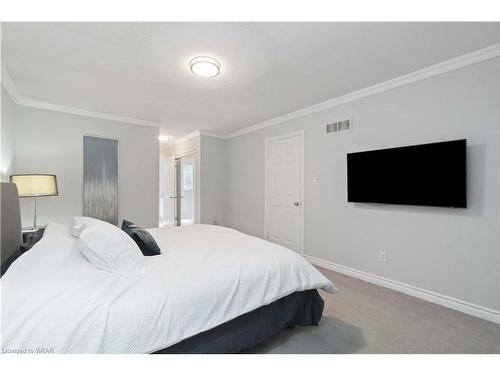 78 James Street, Barrie, ON - Indoor Photo Showing Bedroom