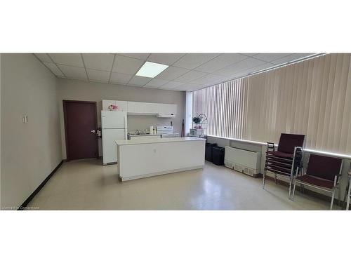 806-3227 King Street E, Kitchener, ON - Indoor