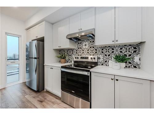 A003-5 Benninger Drive, Kitchener, ON - Indoor Photo Showing Kitchen