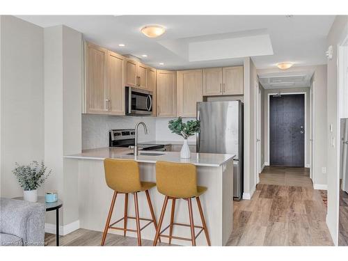 1803-108 Garment Street, Kitchener, ON - Indoor Photo Showing Kitchen