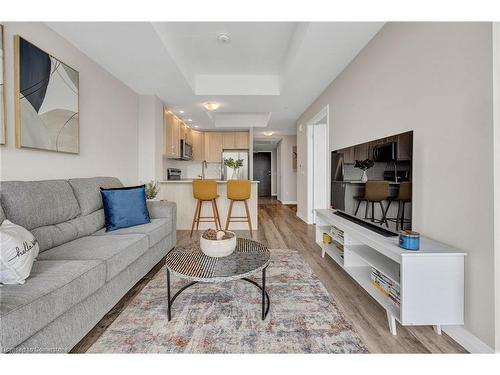 1803-108 Garment Street, Kitchener, ON - Indoor Photo Showing Living Room