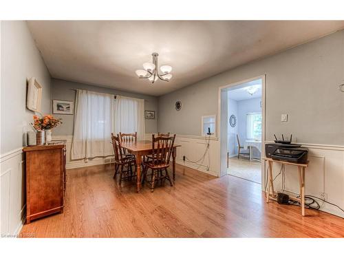 54 Roslin Avenue S, Waterloo, ON - Indoor Photo Showing Dining Room