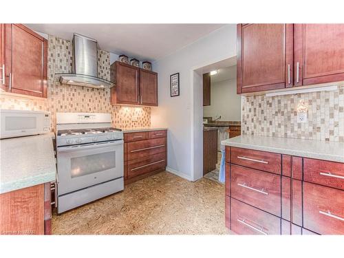 54 Roslin Avenue S, Waterloo, ON - Indoor Photo Showing Kitchen