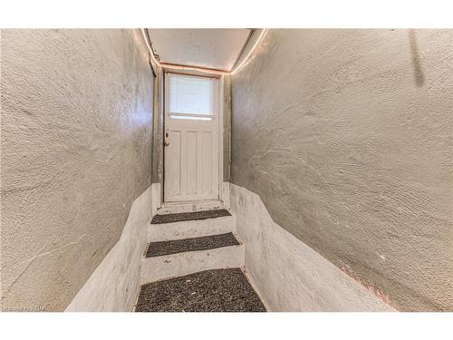 54 Roslin Avenue S, Waterloo, ON - Indoor Photo Showing Other Room