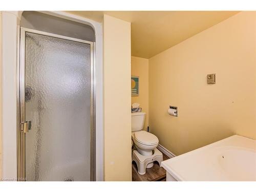 178-180 Samuel Street, Kitchener, ON - Indoor Photo Showing Bathroom