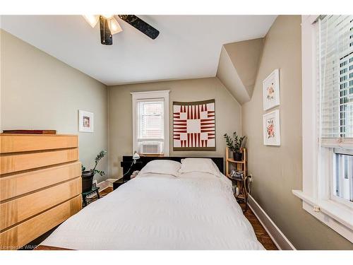 178-180 Samuel Street, Kitchener, ON - Indoor Photo Showing Bedroom