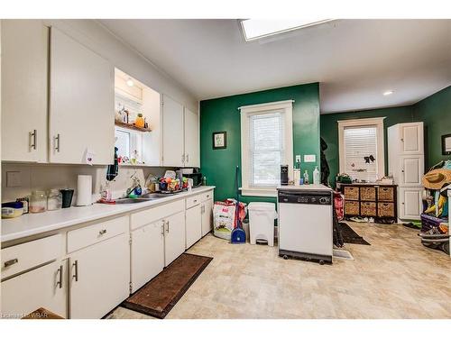 178-180 Samuel Street, Kitchener, ON - Indoor Photo Showing Kitchen