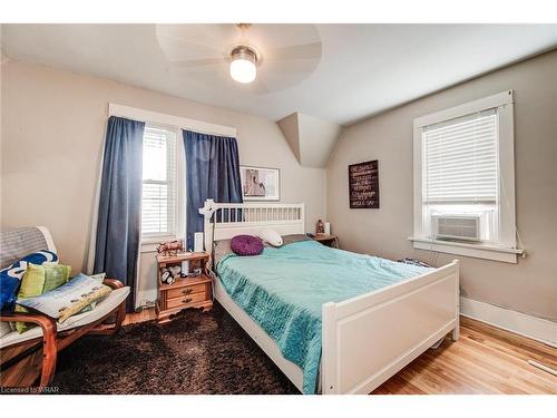 178-180 Samuel Street, Kitchener, ON - Indoor Photo Showing Bedroom