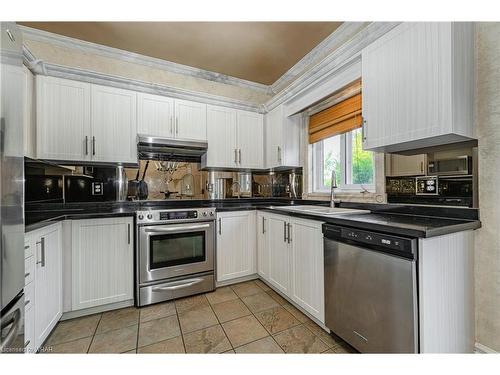 74 Forest Edge Trail, Kitchener, ON - Indoor Photo Showing Kitchen With Double Sink