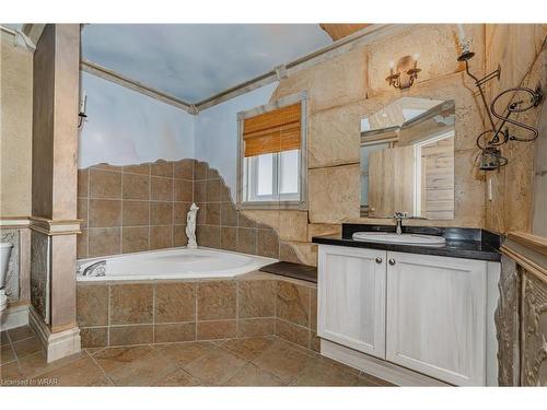 74 Forest Edge Trail, Kitchener, ON - Indoor Photo Showing Bathroom