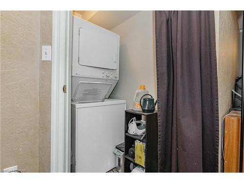 74 Forest Edge Trail, Kitchener, ON - Indoor Photo Showing Laundry Room