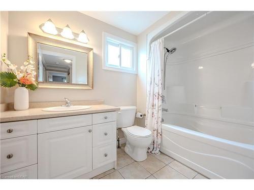 140 Broken Oak Crescent, Kitchener, ON - Indoor Photo Showing Bathroom