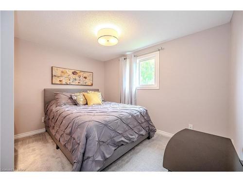 140 Broken Oak Crescent, Kitchener, ON - Indoor Photo Showing Bedroom