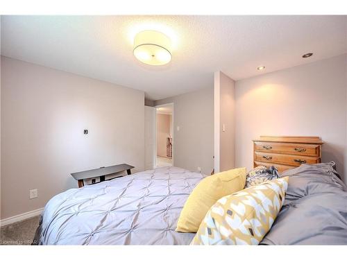 140 Broken Oak Crescent, Kitchener, ON - Indoor Photo Showing Bedroom