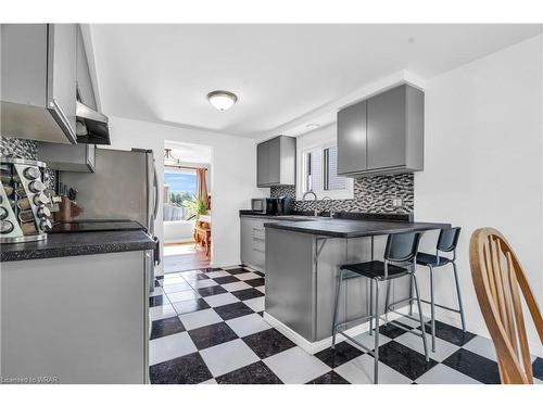 182 Rolling Meadows Drive, Kitchener, ON - Indoor Photo Showing Kitchen