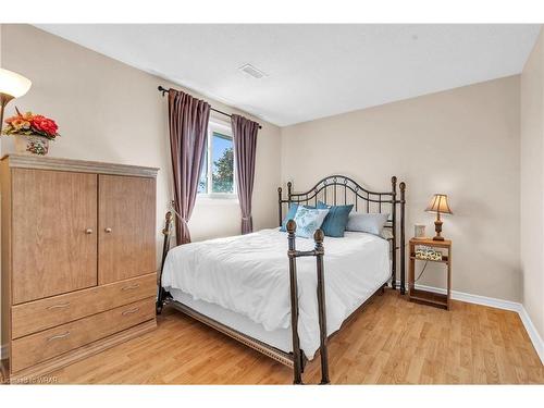 182 Rolling Meadows Drive, Kitchener, ON - Indoor Photo Showing Bedroom