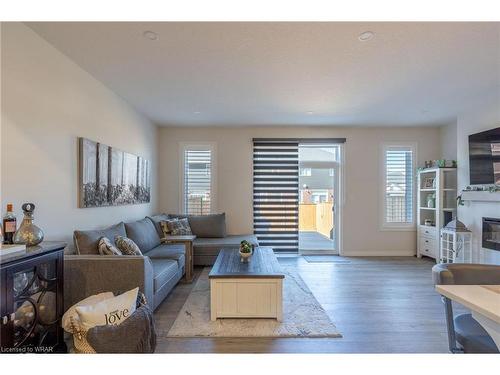 34 Curren Crescent, Tillsonburg, ON - Indoor Photo Showing Living Room With Fireplace