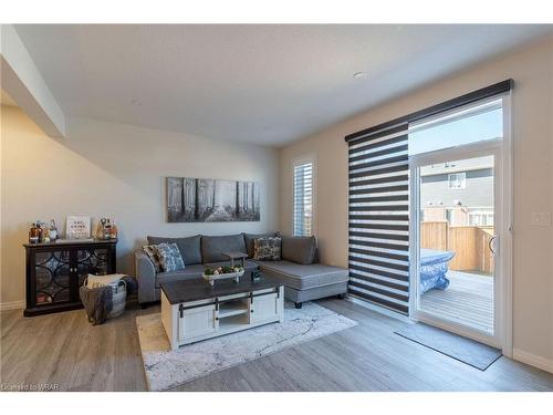 34 Curren Crescent, Tillsonburg, ON - Indoor Photo Showing Living Room