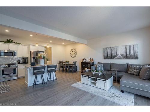 34 Curren Crescent, Tillsonburg, ON - Indoor Photo Showing Living Room