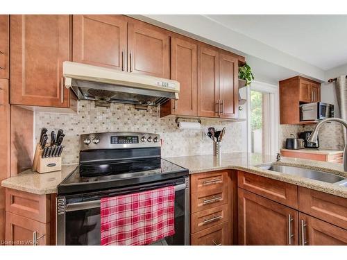 494 Burnett Avenue, Cambridge, ON - Indoor Photo Showing Kitchen