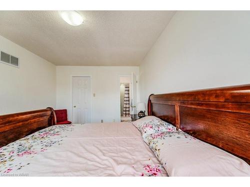 494 Burnett Avenue, Cambridge, ON - Indoor Photo Showing Bedroom