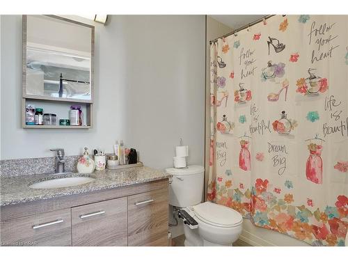 1501-318 Spruce Street, Waterloo, ON - Indoor Photo Showing Bathroom