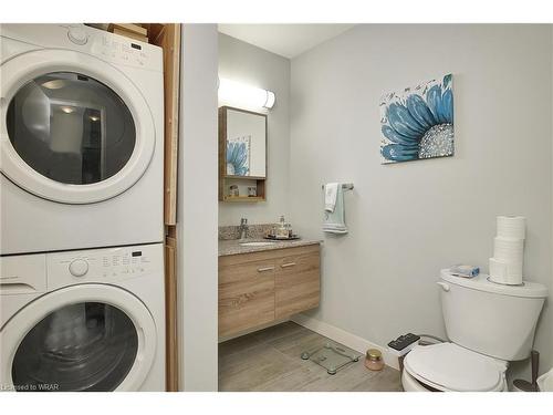 1501-318 Spruce Street, Waterloo, ON - Indoor Photo Showing Laundry Room