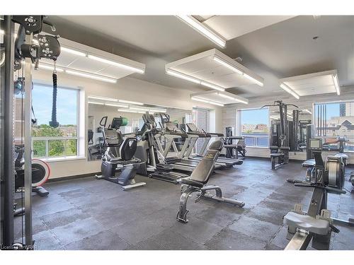 1501-318 Spruce Street, Waterloo, ON - Indoor Photo Showing Gym Room