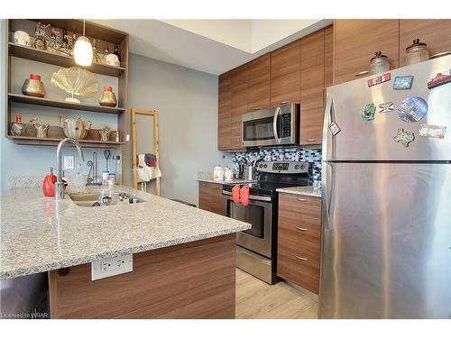 1501-318 Spruce Street, Waterloo, ON - Indoor Photo Showing Kitchen With Stainless Steel Kitchen