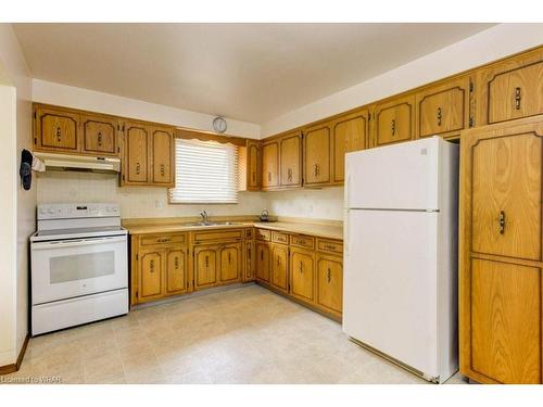 582 Skylark Road, Waterloo, ON - Indoor Photo Showing Kitchen With Double Sink