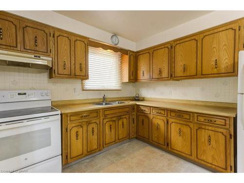 582 Skylark Road, Waterloo, ON - Indoor Photo Showing Kitchen With Double Sink