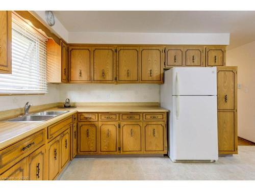 582 Skylark Road, Waterloo, ON - Indoor Photo Showing Kitchen With Double Sink