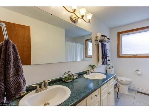 582 Skylark Road, Waterloo, ON - Indoor Photo Showing Bathroom