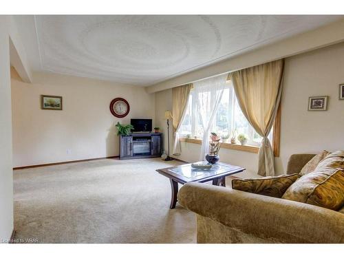 582 Skylark Road, Waterloo, ON - Indoor Photo Showing Living Room