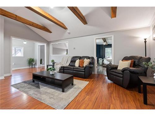 823 Main Street, Port Dover, ON - Indoor Photo Showing Living Room