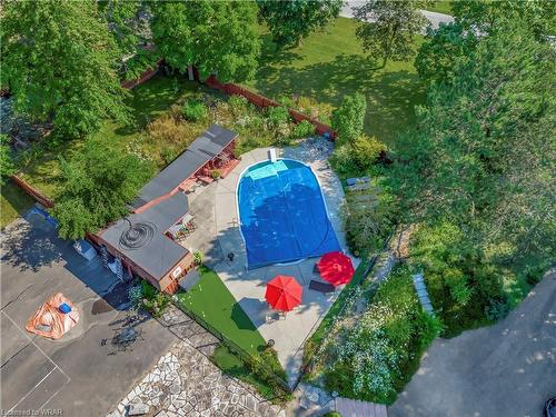 7 Squire Court, Waterloo, ON - Outdoor With In Ground Pool