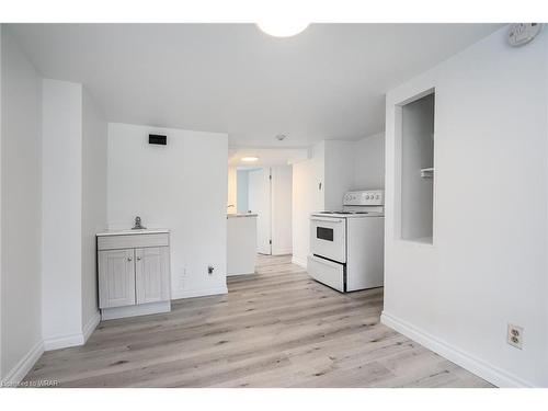 220 Gordon Street, Guelph, ON - Indoor Photo Showing Kitchen