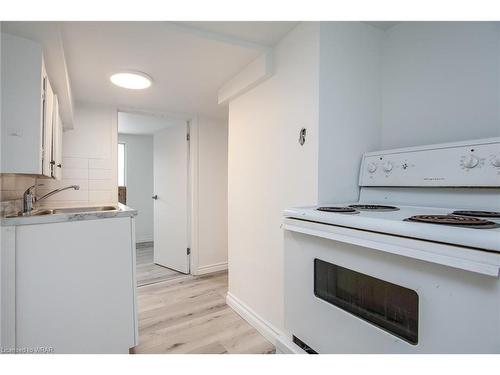 220 Gordon Street, Guelph, ON - Indoor Photo Showing Kitchen