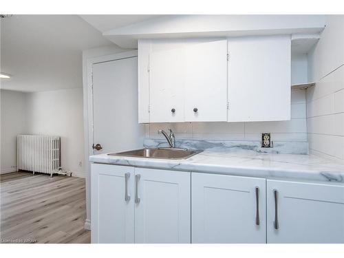 220 Gordon Street, Guelph, ON - Indoor Photo Showing Kitchen