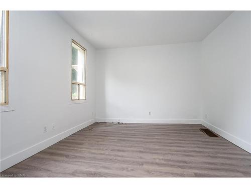 220 Gordon Street, Guelph, ON - Indoor Photo Showing Other Room