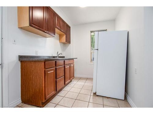 220 Gordon Street, Guelph, ON - Indoor Photo Showing Kitchen