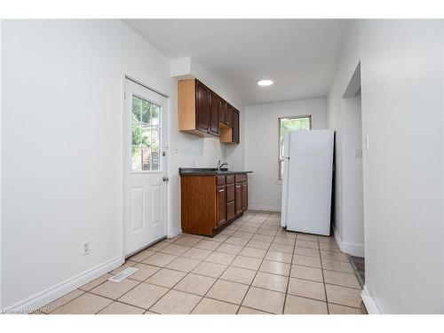 220 Gordon Street, Guelph, ON - Indoor Photo Showing Kitchen