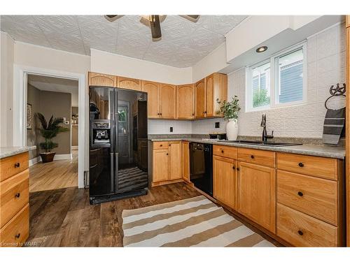 555 Grant Street, Woodstock, ON - Indoor Photo Showing Kitchen