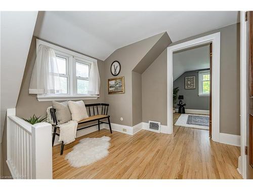 555 Grant Street, Woodstock, ON - Indoor